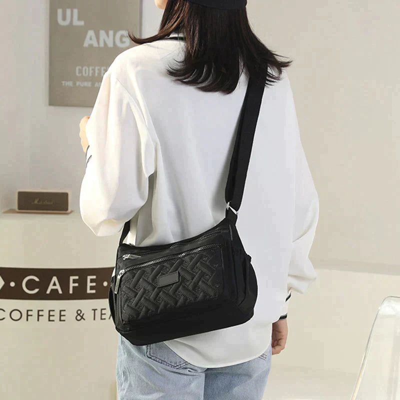 Freja Classic Shoulder Bag – Elegant and Functional