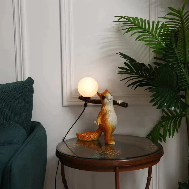 SquirrelGlow - Charming Squirrel Lamp