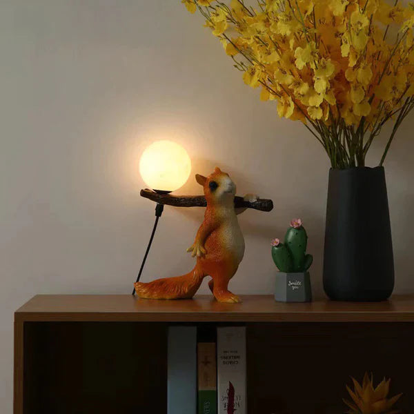 SquirrelGlow - Charming Squirrel Lamp