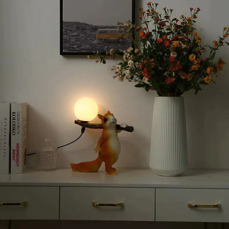 SquirrelGlow - Charming Squirrel Lamp