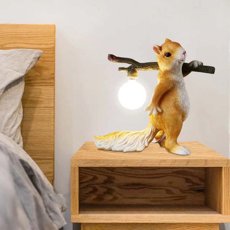 SquirrelGlow - Charming Squirrel Lamp