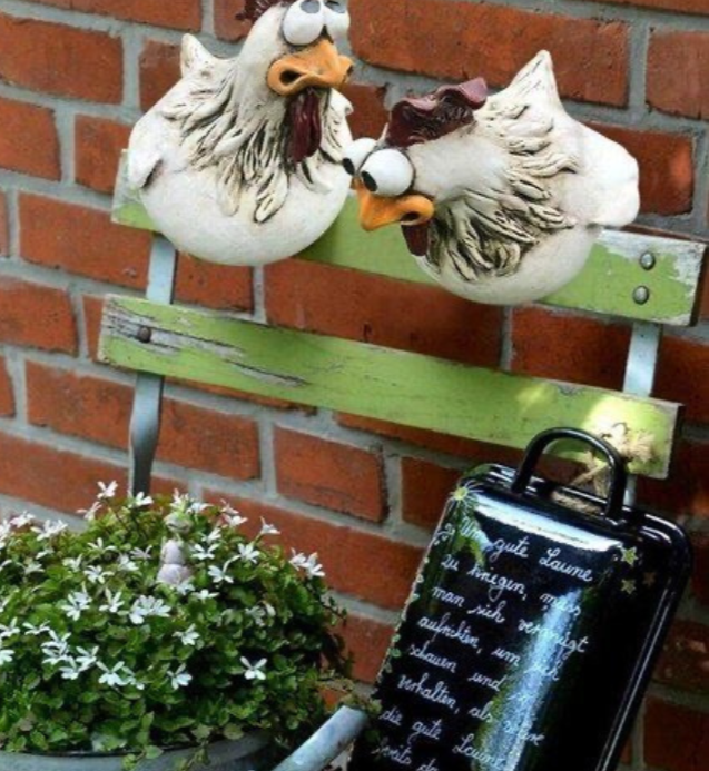 Outdoor garden chicken decoration