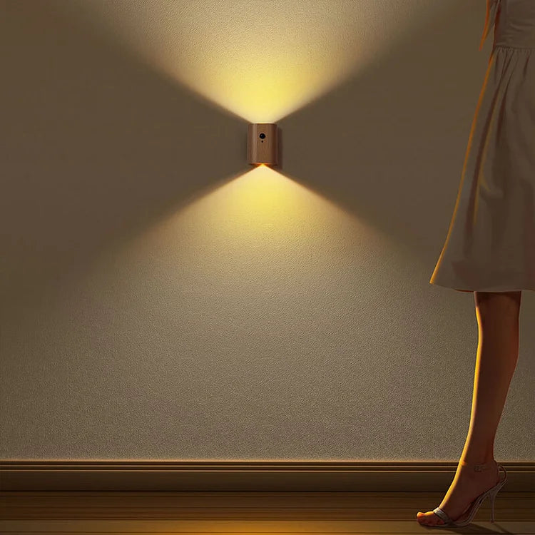 LumaSense - Magnetic Wooden Walllamp with Motion Sensor