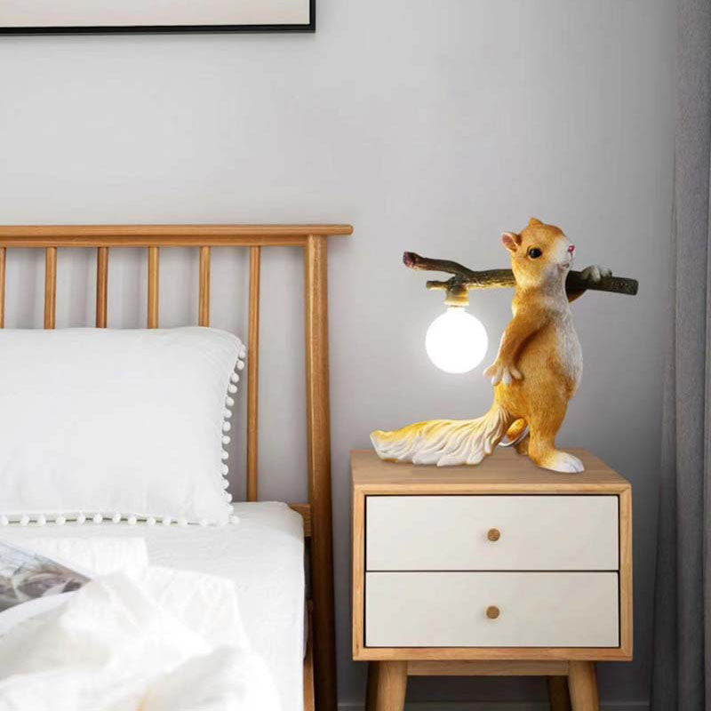 SquirrelGlow - Charming Squirrel Lamp