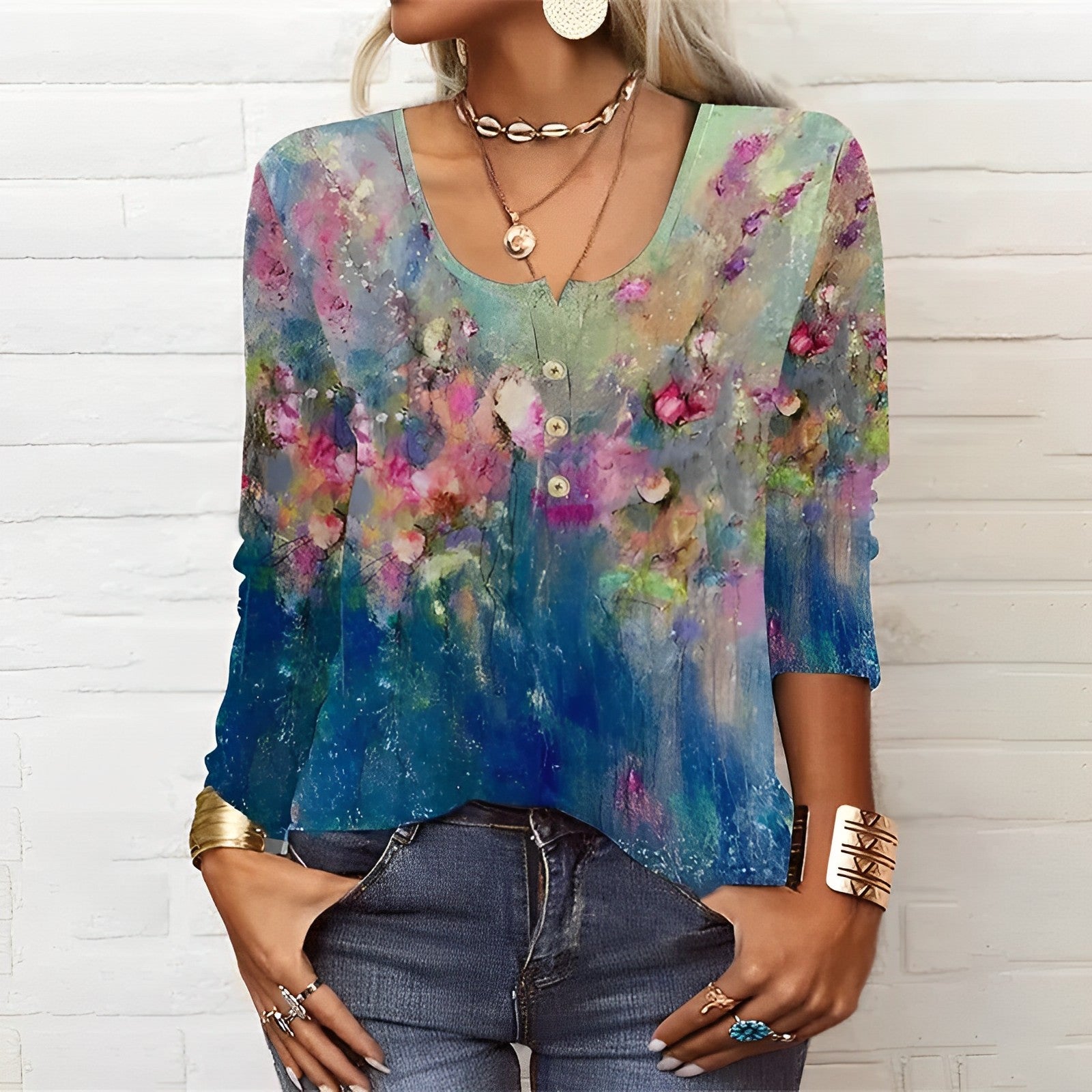 Long-sleeve floral print t-shirt with round neckline