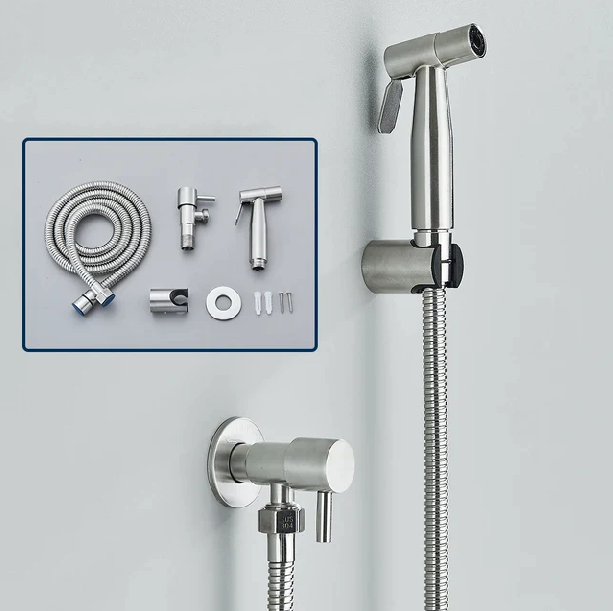 Non-splash shower head for bathroom