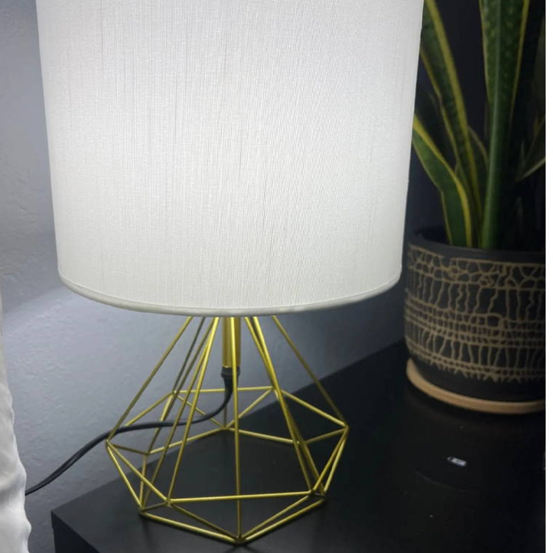 Modern geometric wire table lamp