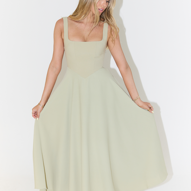 Sofia – Sleeveless Midi Dress with Square Neckline