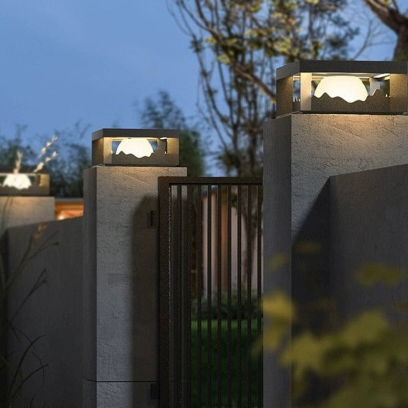 ClaraLux Solar Lamp – Modern Wall and Floor Lamp for Outdoor Use