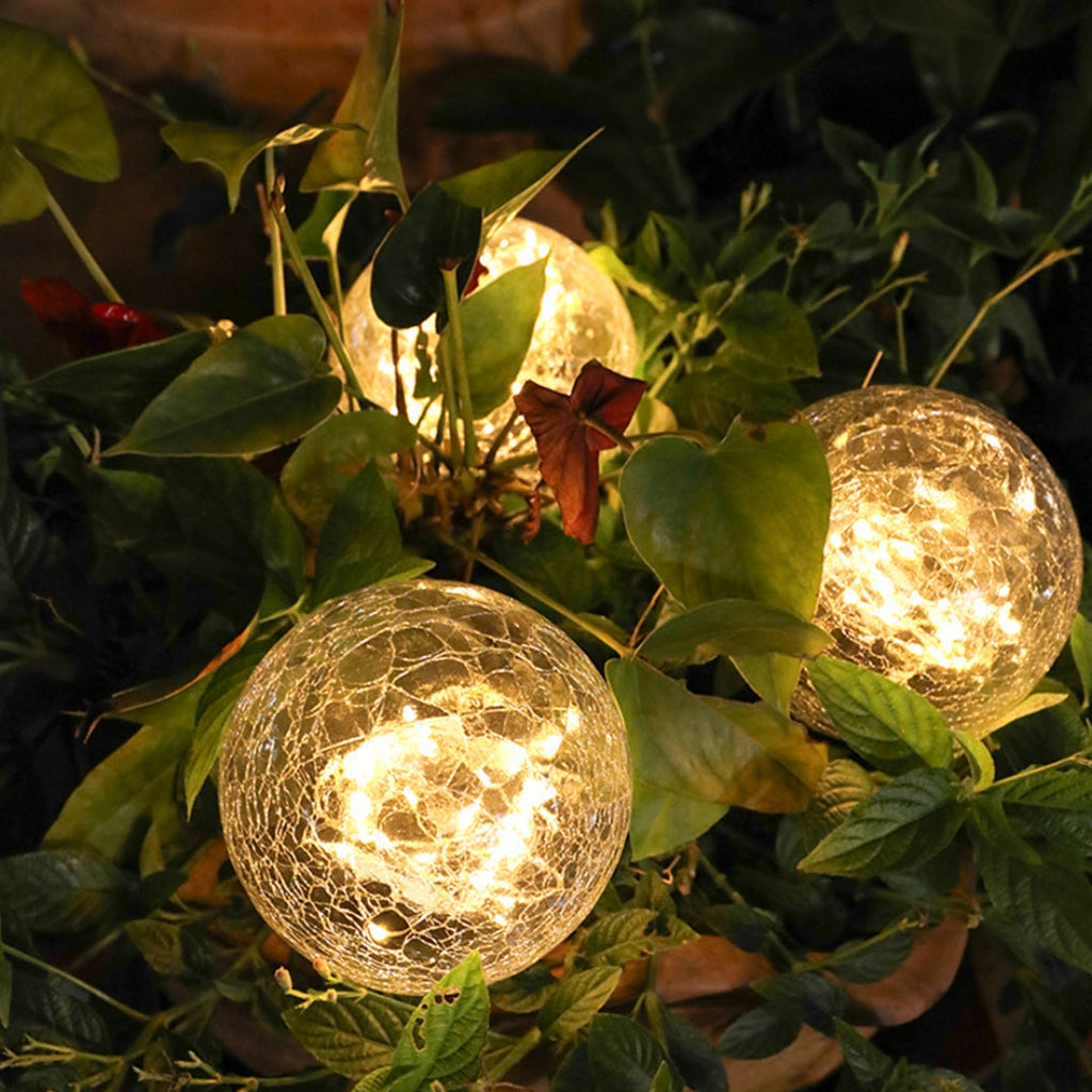 GlowGlobe - Solar-knit Glass Light with Ground Spike