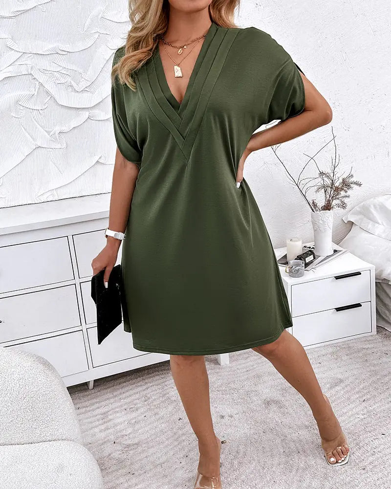 Valerie | Gathered Premium Dress with V-neckline