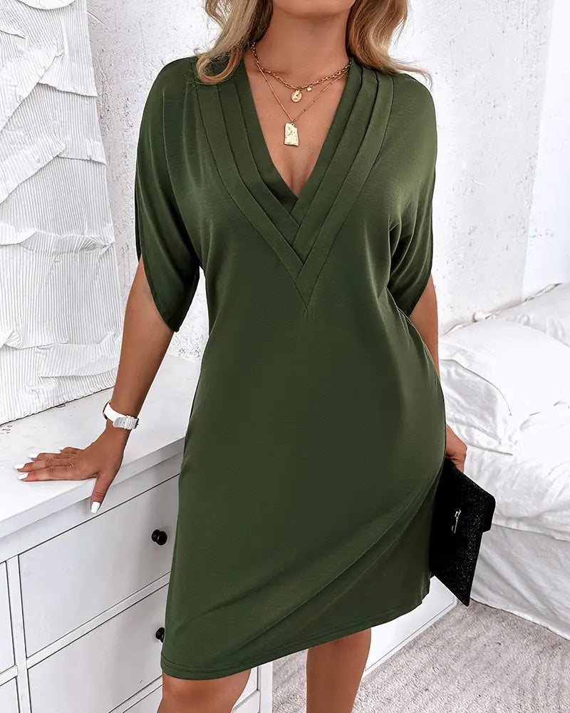 Valerie | Gathered Premium Dress with V-neckline