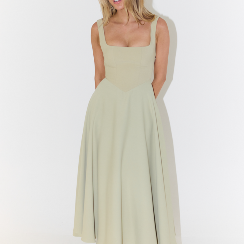 Sofia – Sleeveless Midi Dress with Square Neckline
