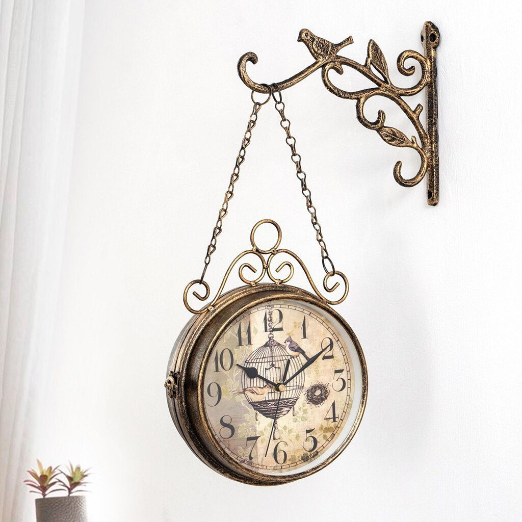 TimelessTracks - Vintage Togstation for Classic Elegance