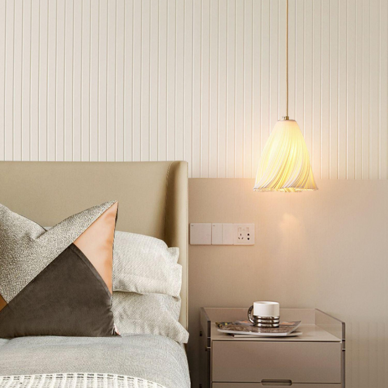 LunaFold - Suspension Elegance Pleat