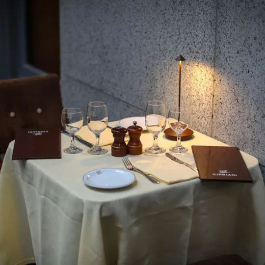 LumaGlow - Minimalistic and energy-efficient LED desk lamp