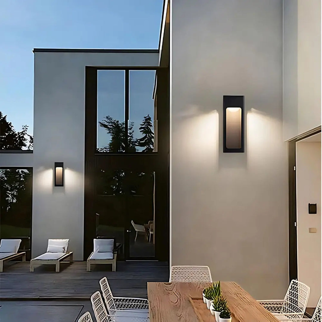 MotionGlow – Elegant Outdoor Wall Light with Motion Sensor
