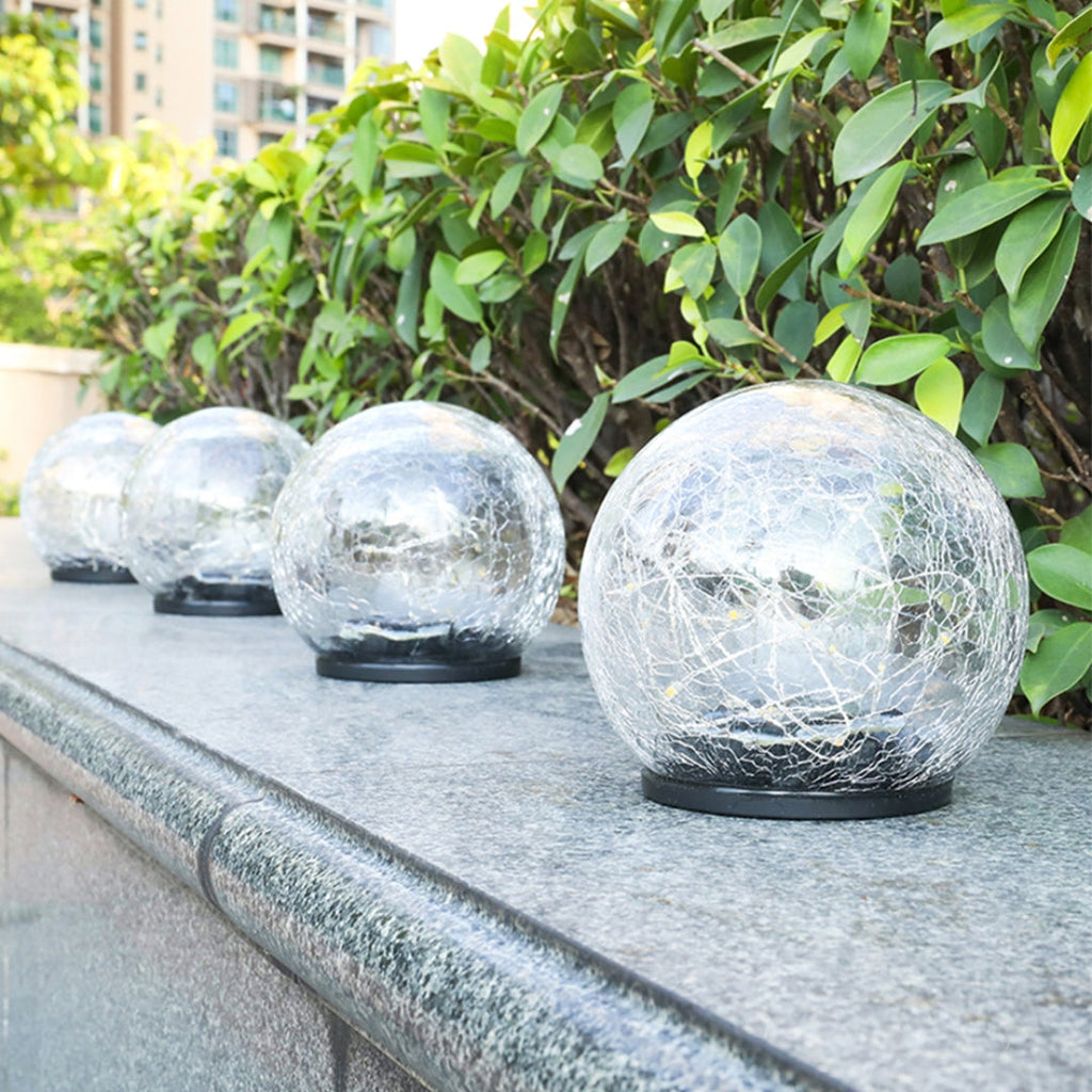 GlowGlobe - Solar-knit Glass Light with Ground Spike