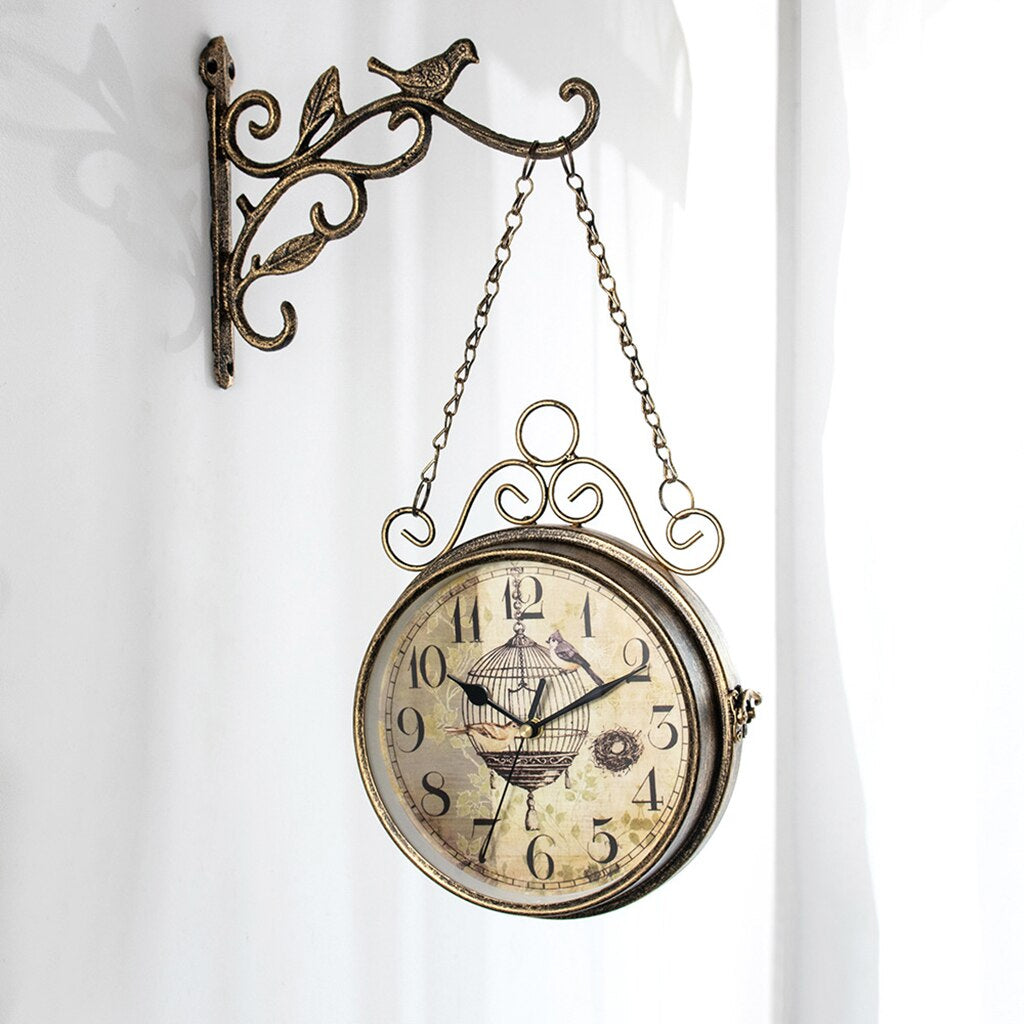 TimelessTracks - Vintage Togstation for Classic Elegance