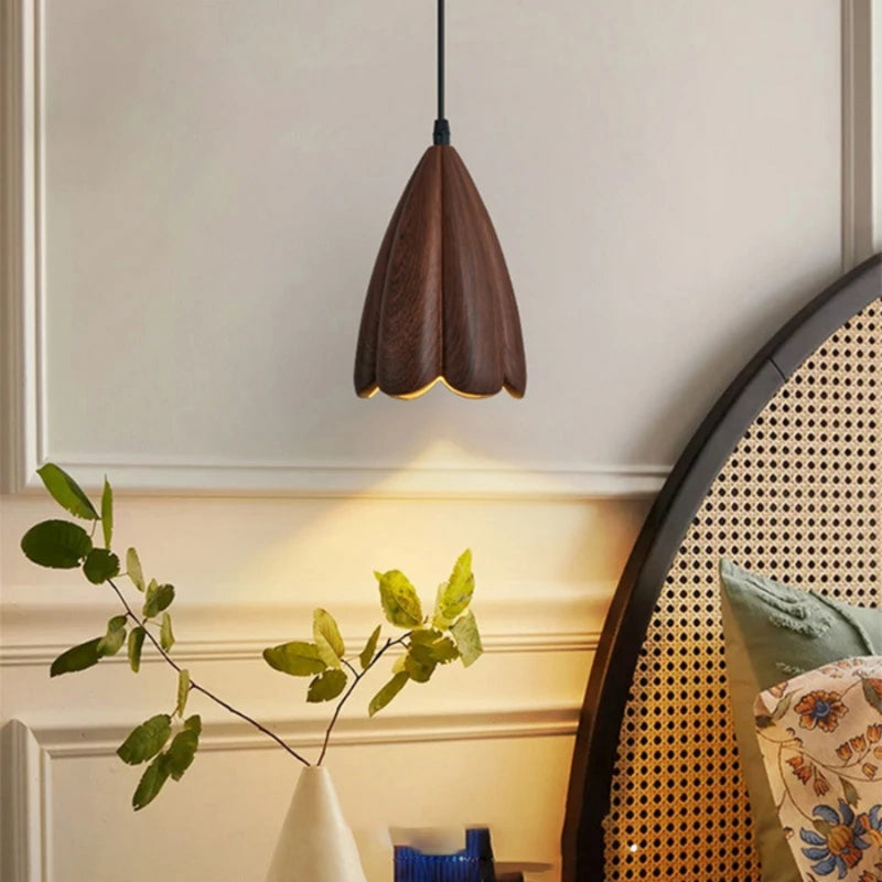 BellAura – Elegant clock-shaped pendant light for soft lighting