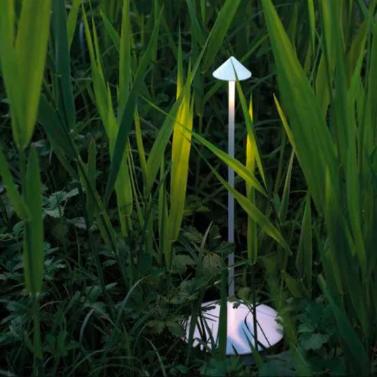 LumaGlow - Minimalistic and energy-efficient LED desk lamp
