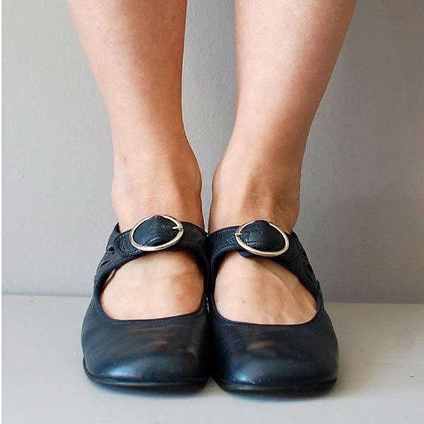 Carey - Stylish Shoes with Buckle and Low Heel