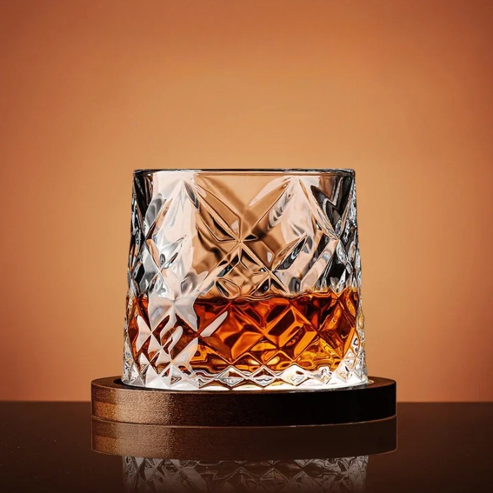 WhiskeySpin - Premium rotating whiskey glass