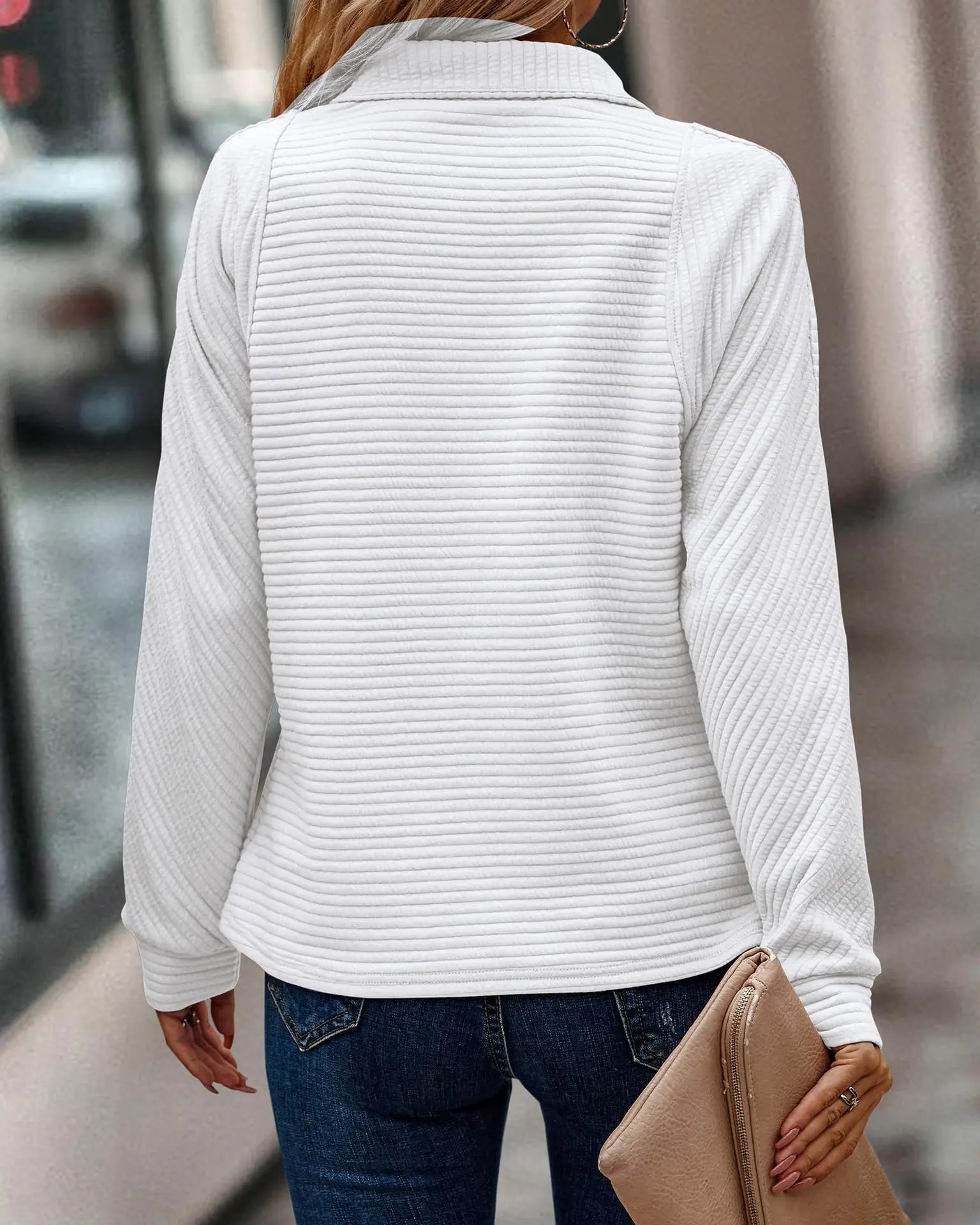 Agnes - Elegant sweater with high neck