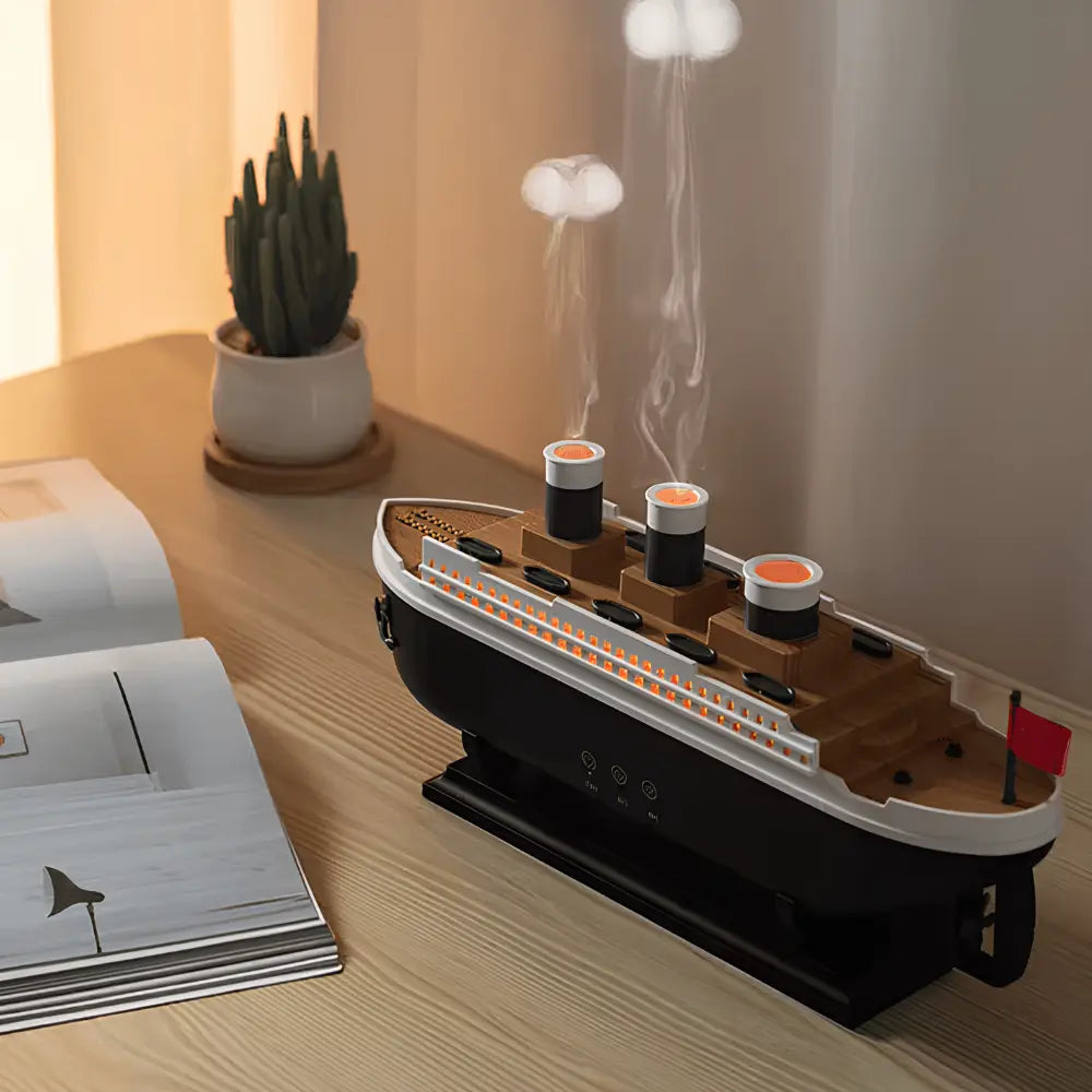 Titanic LED Ship Light with Remote Control and Ceiling
