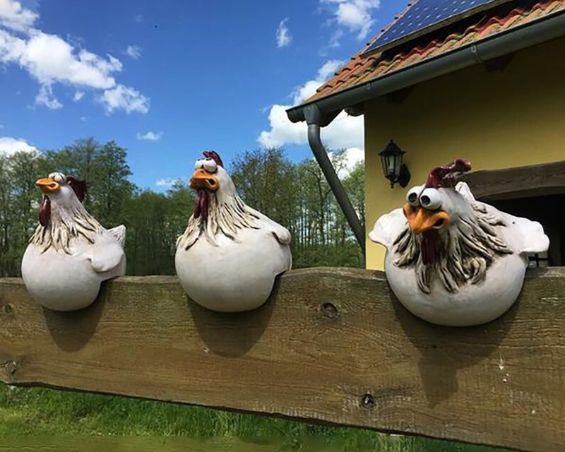 Outdoor garden chicken decoration