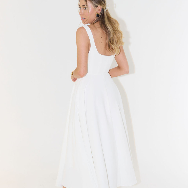 Sofia – Sleeveless Midi Dress with Square Neckline