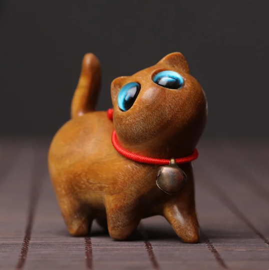 Charming cat figurines for decoration