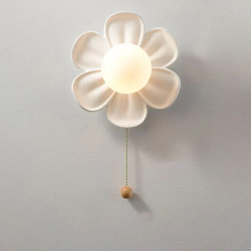 BlomstraLys Artistic Flower Wall Lamp with Elegant Design