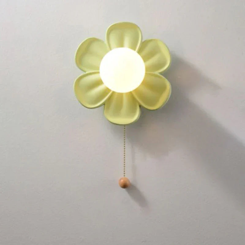 BlomstraLys Artistic Flower Wall Lamp with Elegant Design