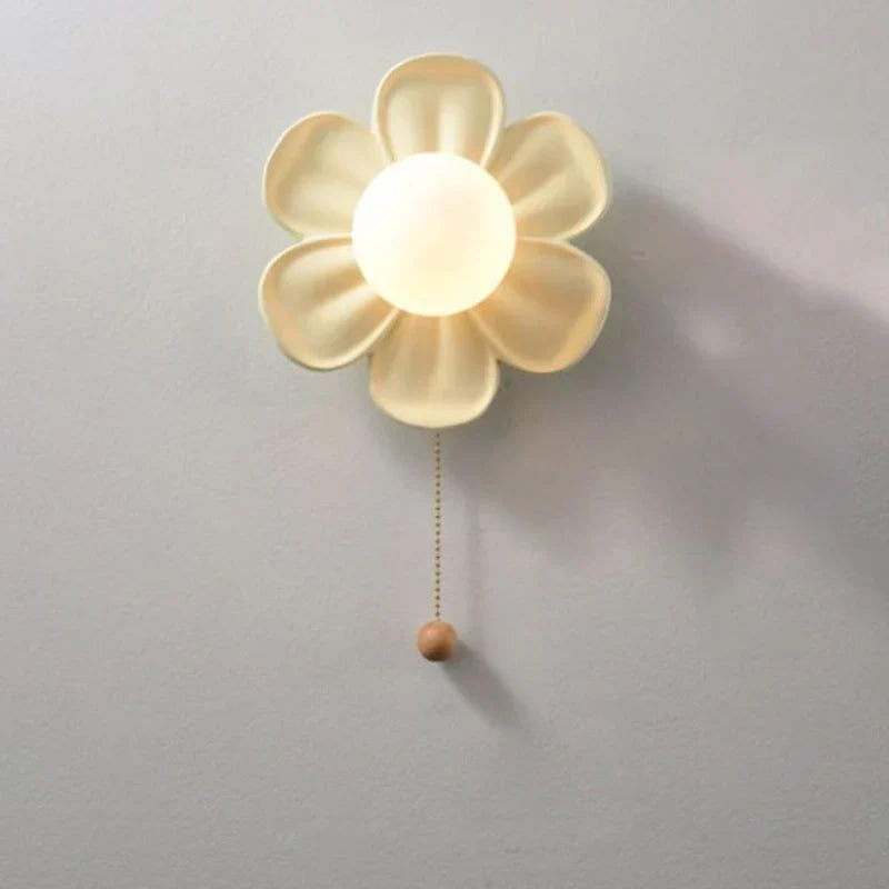 BlomstraLys Artistic Flower Wall Lamp with Elegant Design