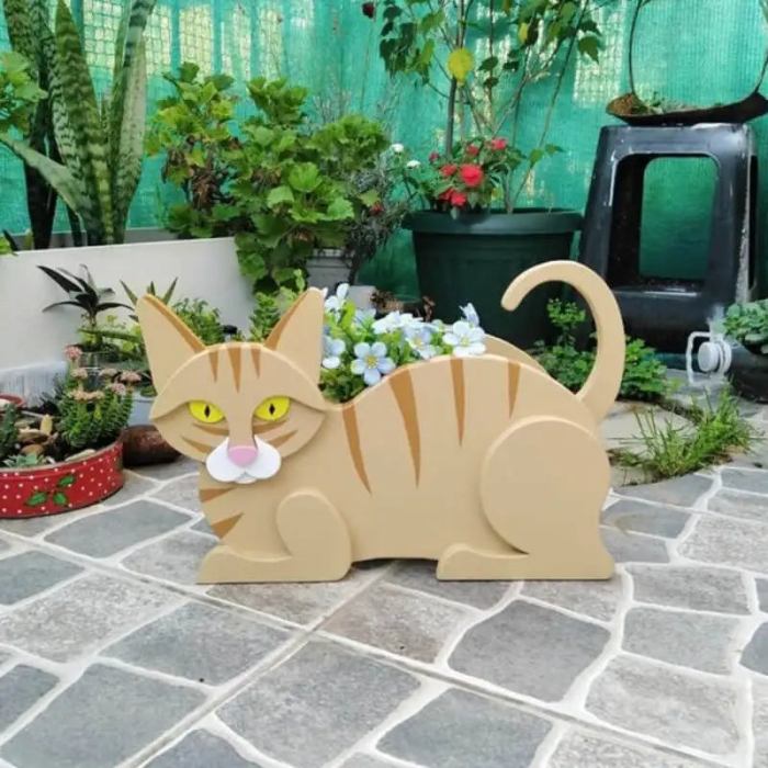 Flora DIY cat-shaped vase plants