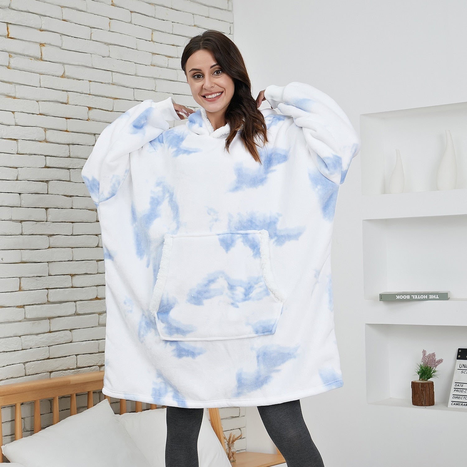 Sofia Cozy long-sleeve hoodie blanket