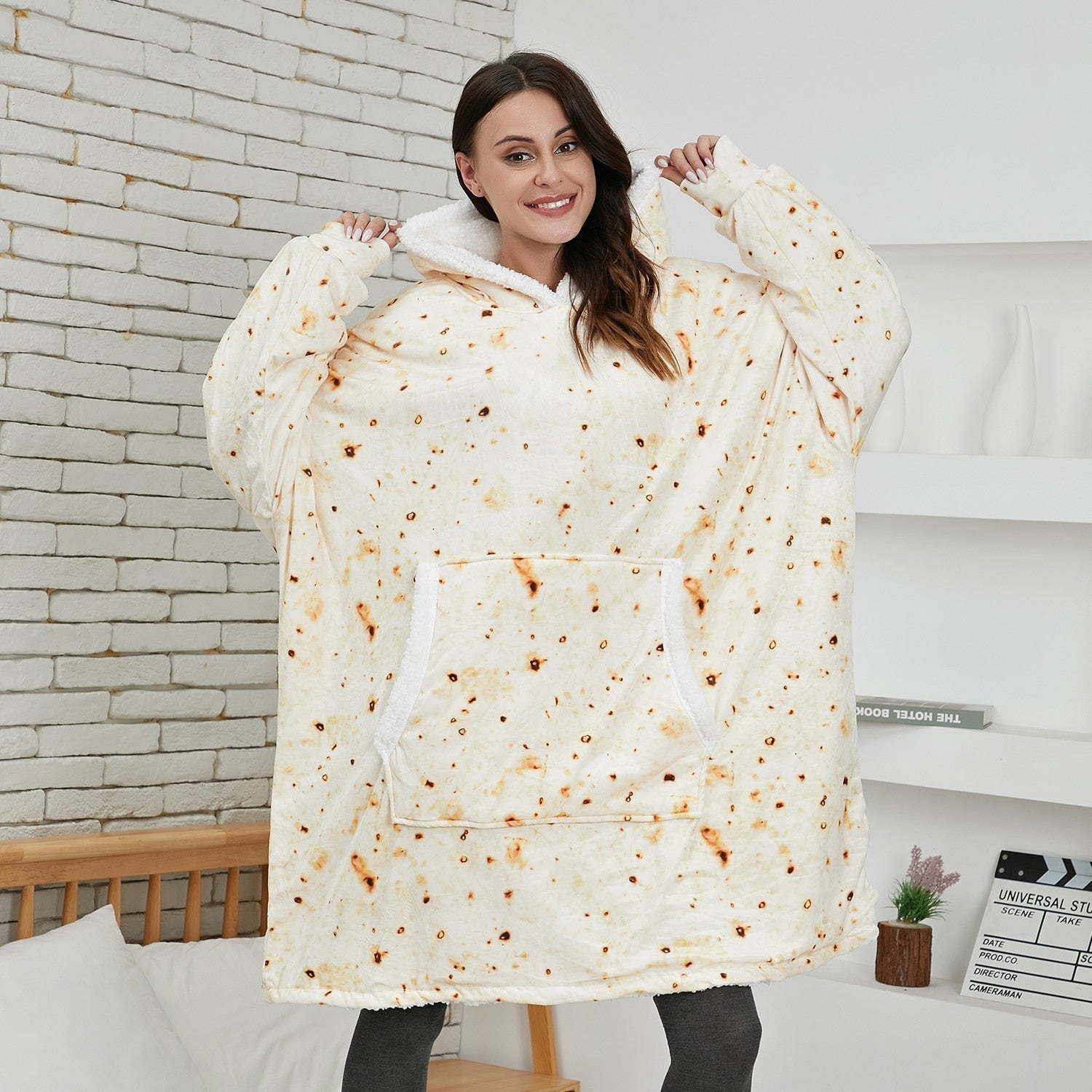 Sofia Cozy long-sleeve hoodie blanket