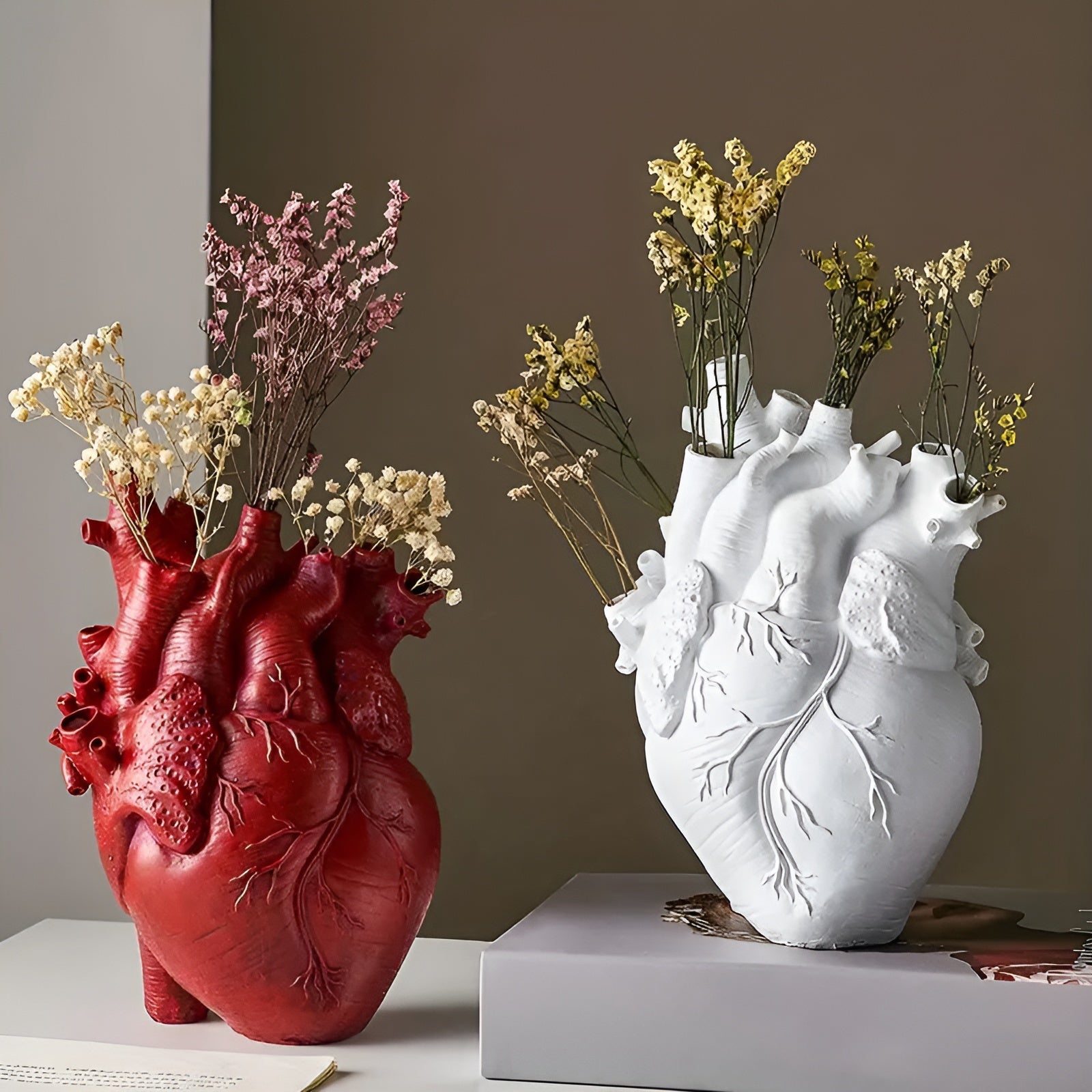 CherishBloom - Elegant Heart-Shaped Vase for Romantic Charm