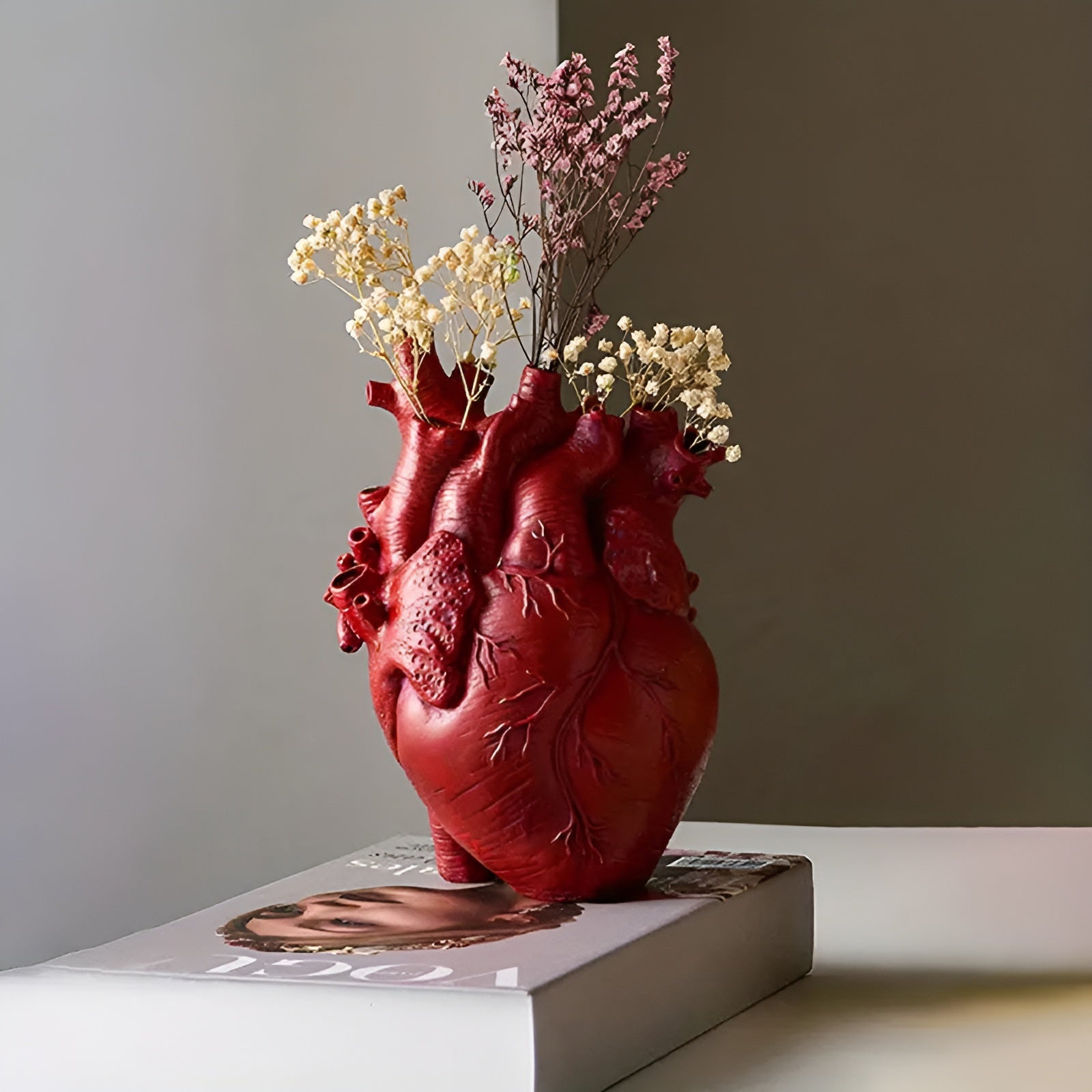 CherishBloom - Elegant Heart-Shaped Vase for Romantic Charm