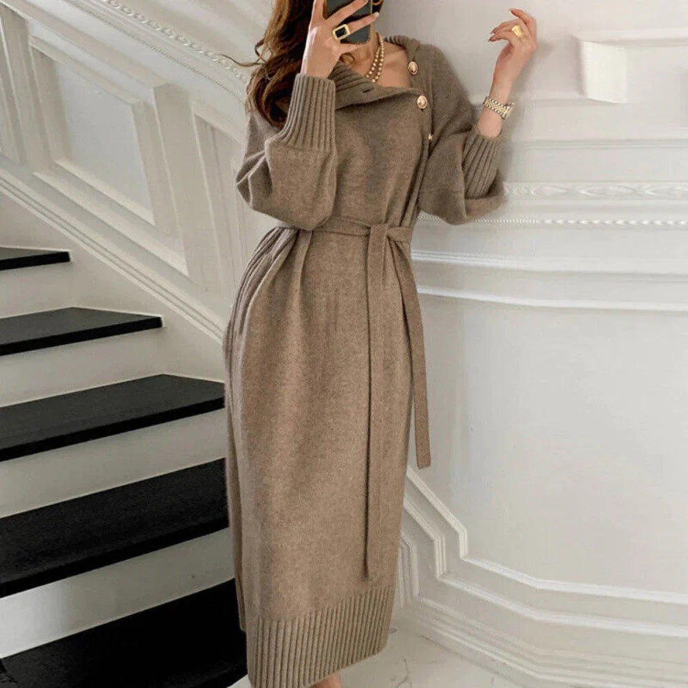 Siri - Long-sleeved knitted dress with high collar, buttons, and belt