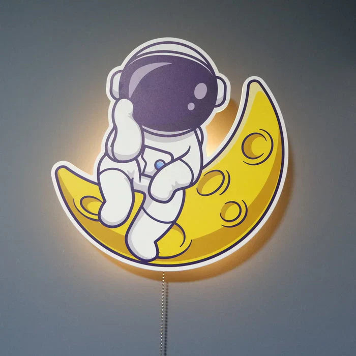 AstroLight - Astronaut wall lamp with a magical touch