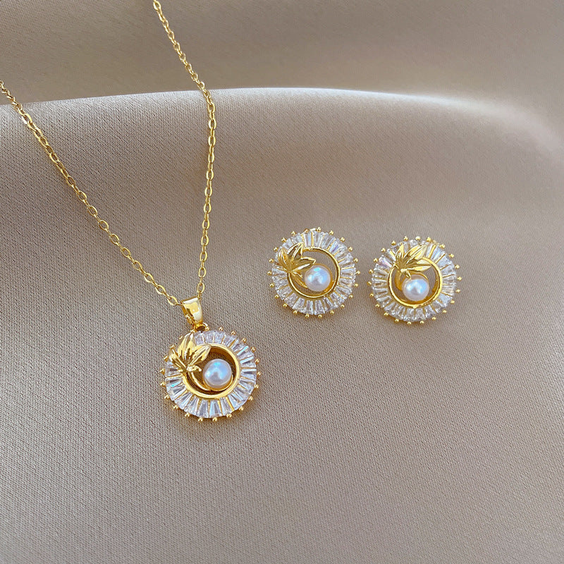 Daisy -  Necklace and Earrings Perfect Jewelry Set