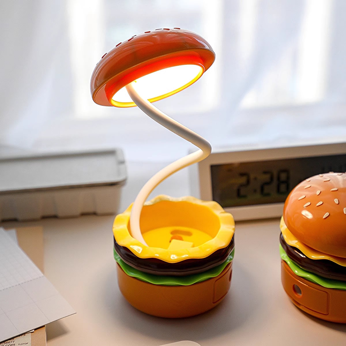 Charming Hamburger Table Lamp