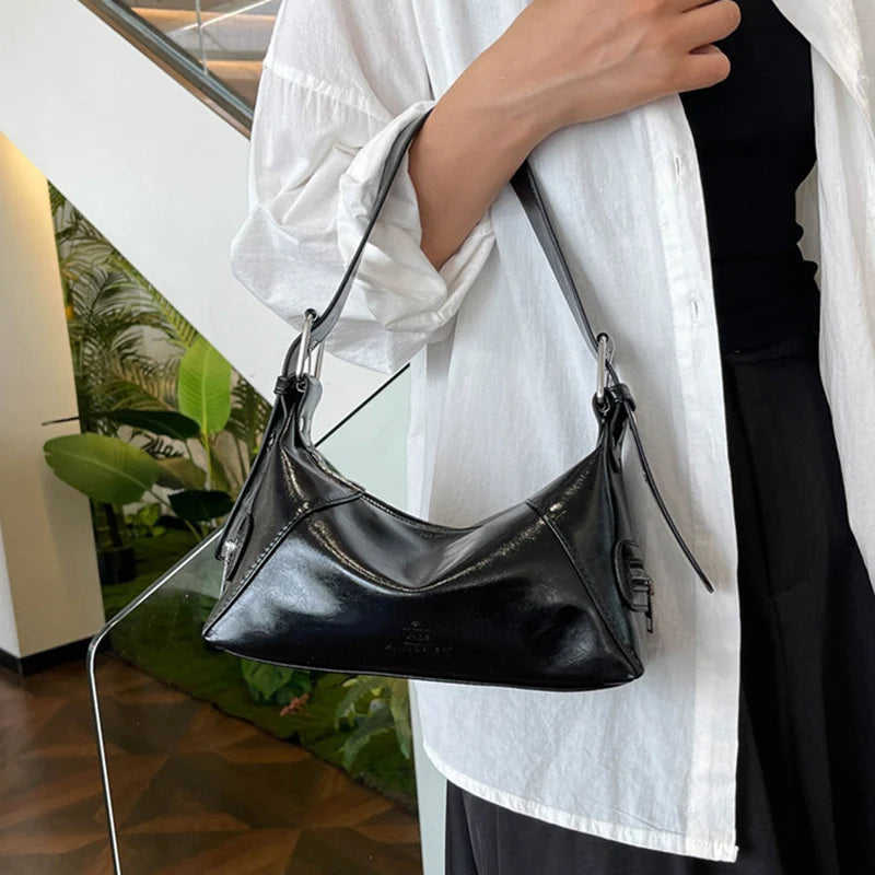 Everyday Carry | Trendy Retro Shoulder Bag