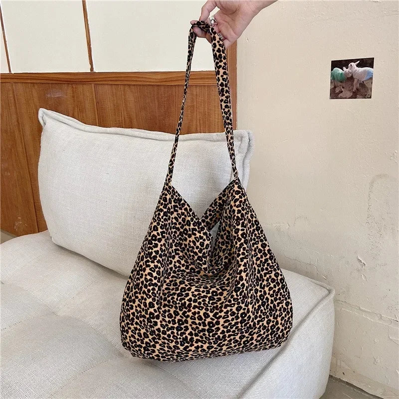 Leila - Oversized Leopard Prints Shoulder Bag