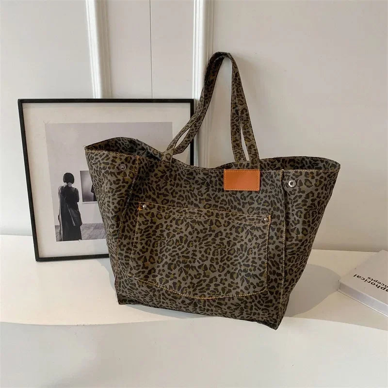 Leila - Oversized Leopard Prints Shoulder Bag