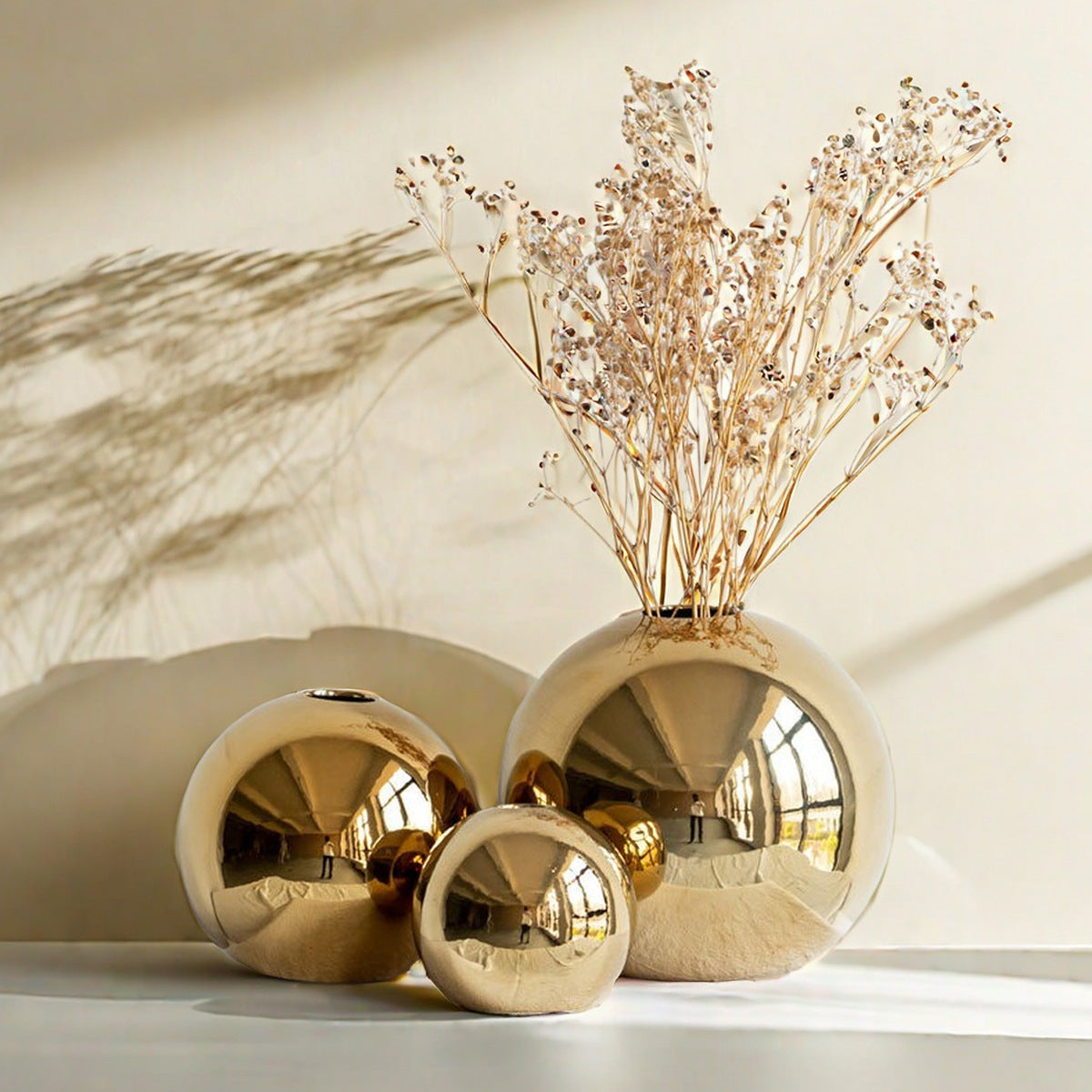 LivaForm round decorative vase
