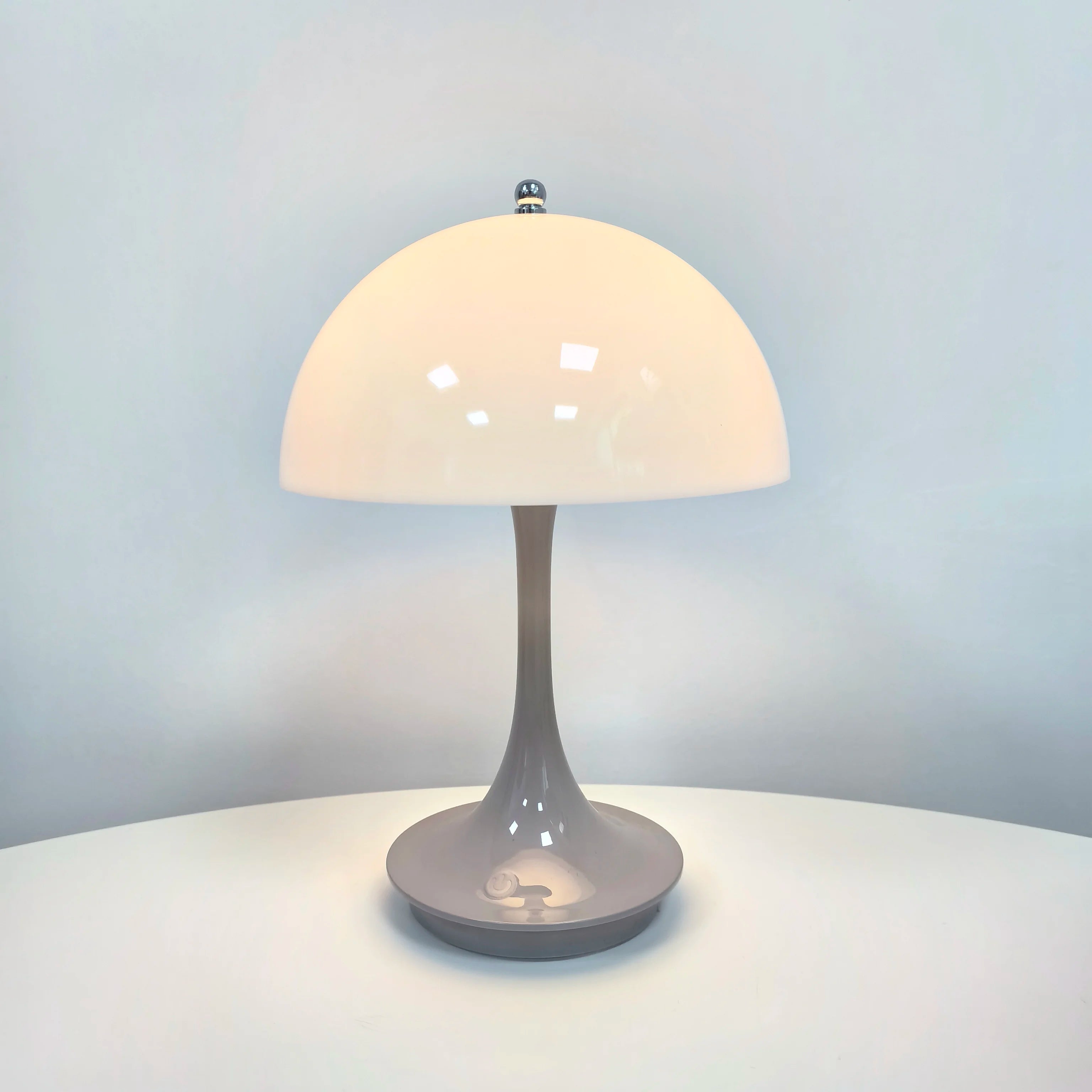 Ella's Elegant LED Table Lamp