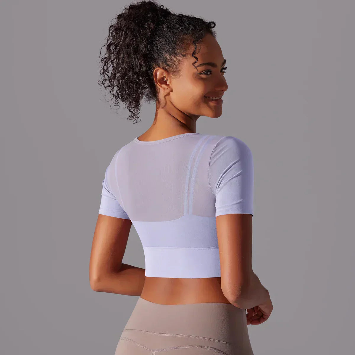 Danielle - Short-Sleeved Sports Top with Neckline for Women